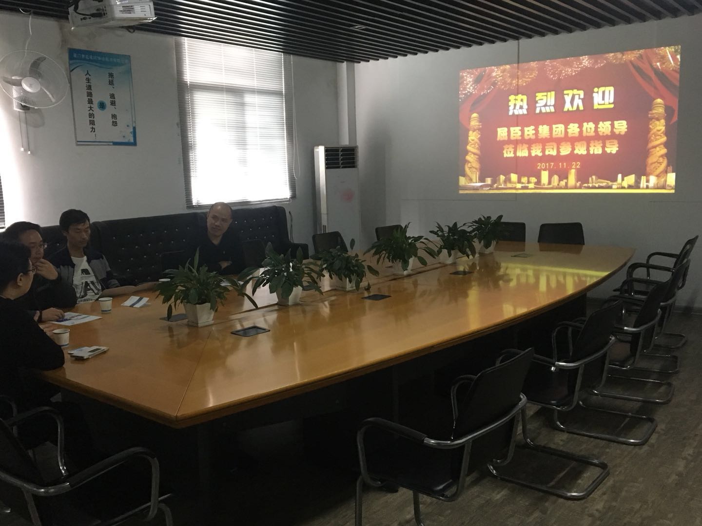 �y�������������������